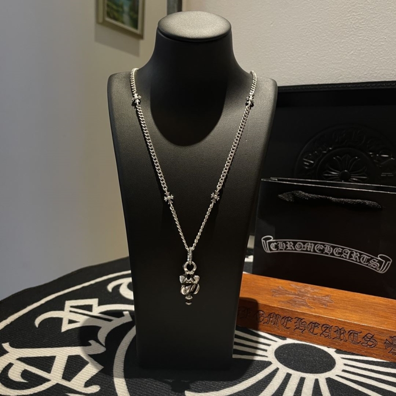 Ch**me He**ts necklaces